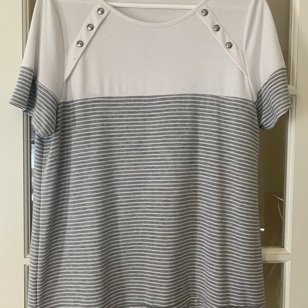 Pink Clover- Luna Short Sleeve Knit Top - Light Grey
